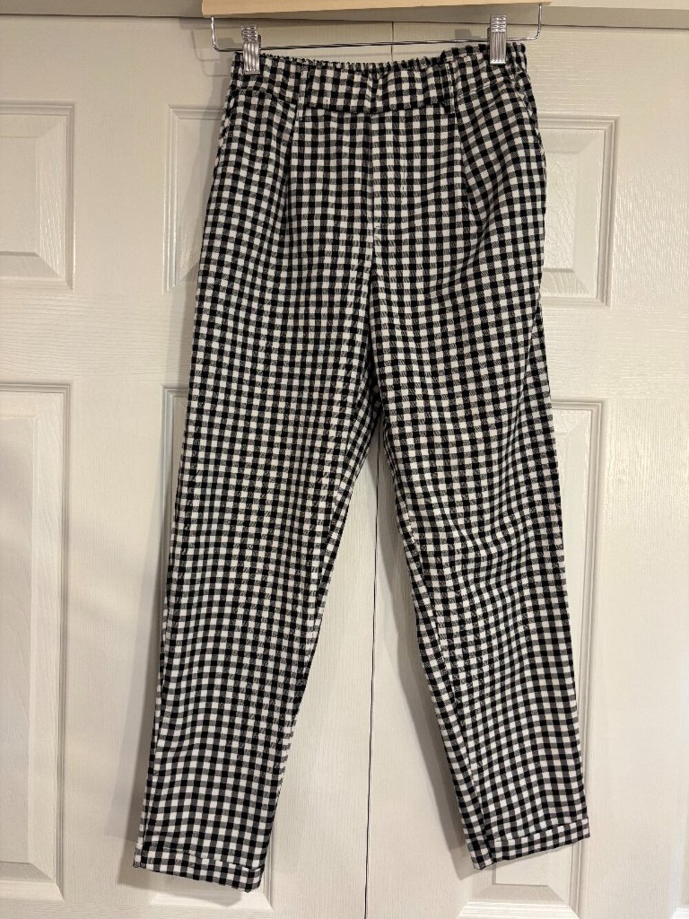 Bershka Elastic Waist Pull On Cropped Gingham Pants Black & White S Cuffed